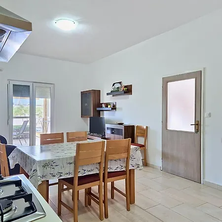 Ivan-5 By Interhome Maslenica