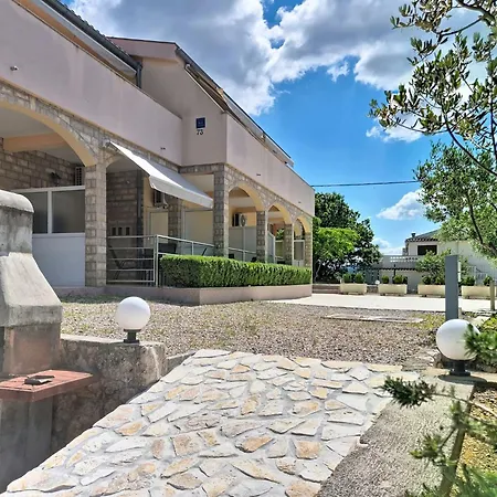 Ivan-5 By Interhome * Maslenica